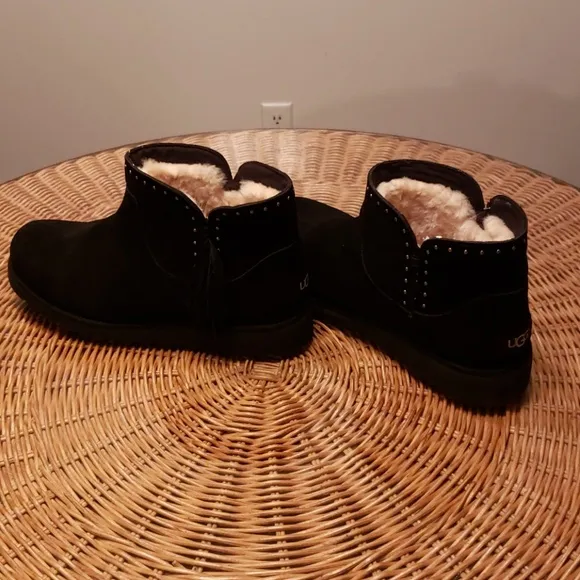 UGG Cindy Ankle Boots 6