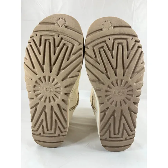 UGG Classic Mini II Quilted boots white size 9