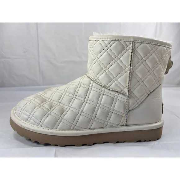 UGG Classic Mini II Quilted boots white size 9