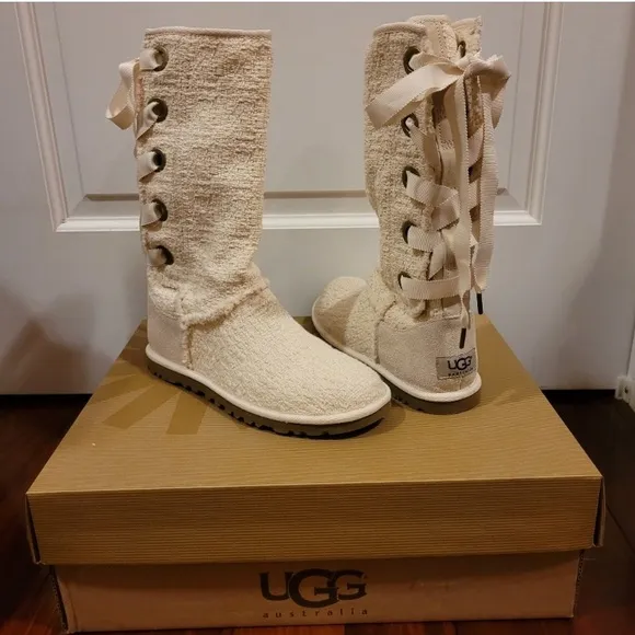 UGG Cream Winter Boots with Knit Design lace up Heirloom 7