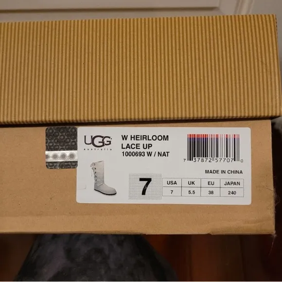 UGG Cream Winter Boots with Knit Design lace up Heirloom 7