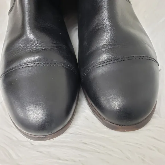 Ugg Inez Sherling Ankle Cuff Leather Boots in Black and Oxford Red Size 7