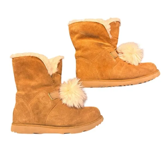 UGG Isley Waterproof Leather Suede Pom Pom Fleece Sherling NWOT/EUC in Size 5