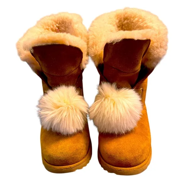 UGG Isley Waterproof Leather Suede Pom Pom Fleece Sherling NWOT/EUC in Size 5