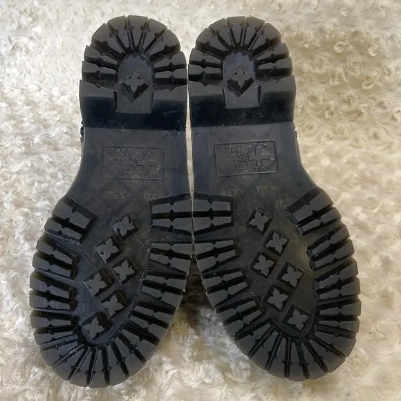 UGG Jadon boots
