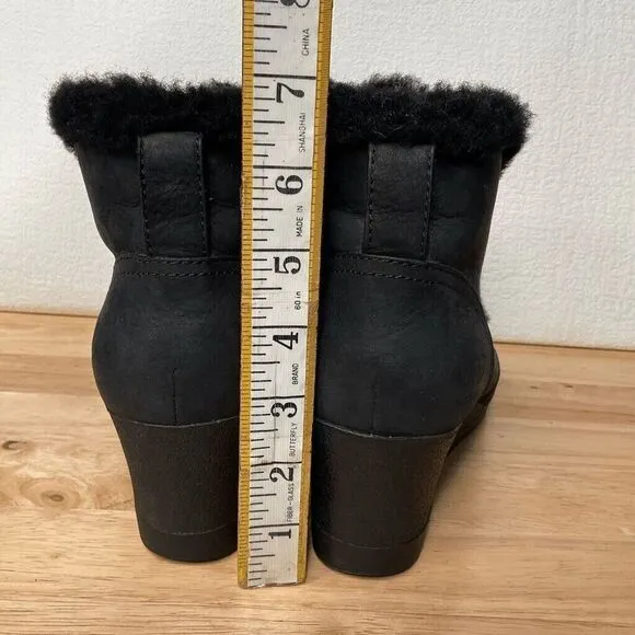 UGG Jeovana Womens Boots Black Suede Waterproof Lace Up Ankle Wedge Boots Size 9