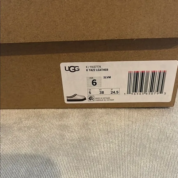 UGG K Tazz Leather Shoes