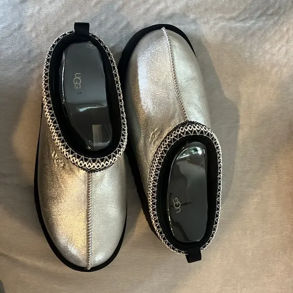 UGG K Tazz Leather Shoes