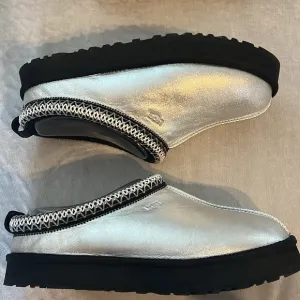 UGG K Tazz Leather Shoes