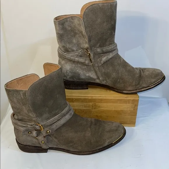 UGG Kelby Suede Ankle Boots (H222)