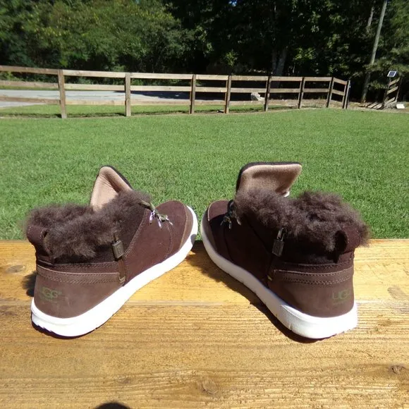 UGG KIDS 1018455K BROWN SUEDE LACE UP OBIE WATERPROOF SHOES BIG KIDS SIZE 6
