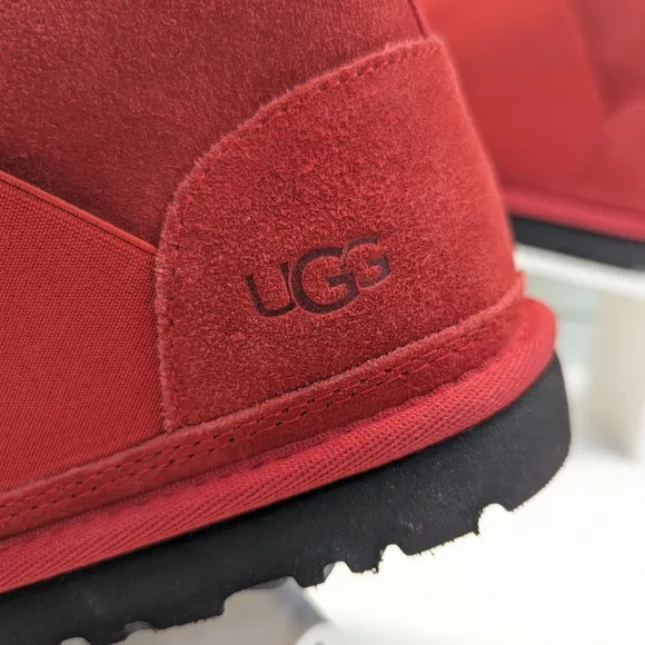 UGG Neumel II Graphic Spell Out Red Logo Ankle Chukka Suede Boots size Men's 9