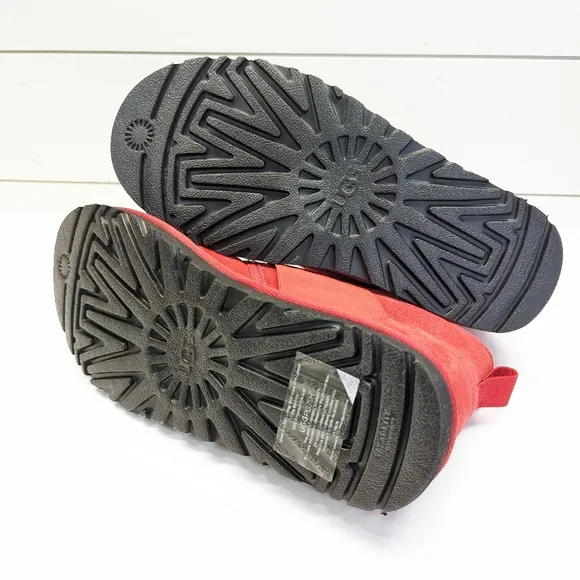 UGG Neumel II Graphic Spell Out Red Logo Ankle Chukka Suede Boots size Men's 9