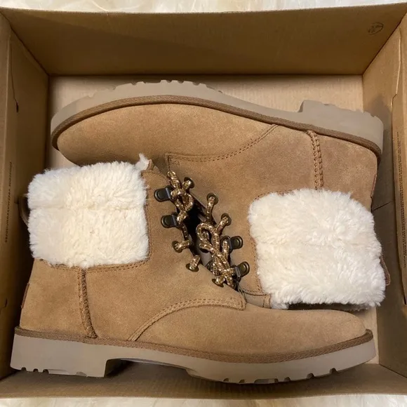 UGG Romely Heritage Lace Boots