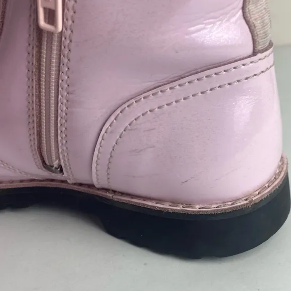 UGG Ryann light pink Ankle Boot- Size 3