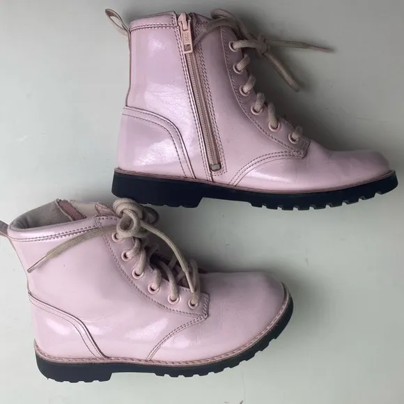 UGG Ryann light pink Ankle Boot- Size 3