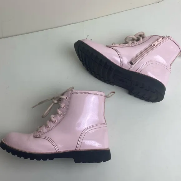 UGG Ryann light pink Ankle Boot- Size 3