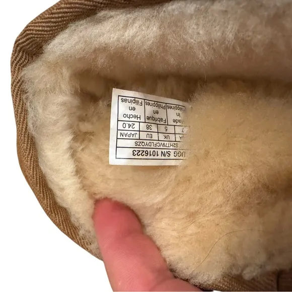 UGG Sheepskin Lined classic boots