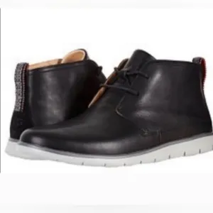 UGG sn 1013234 Men's‎ Size 13 Waterproof Leather Freamon Chukka Ankle Boots