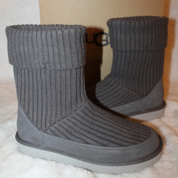 UGG SWEATER KNIT SHORT BOOTS GRAY 6-11‎