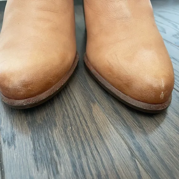 UGG THAMES SEAWEED PERF ANKLE BOOT SUNTAN