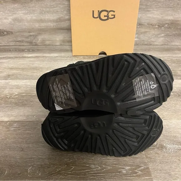 UGG | UGG | Classic Weather Short II Toddler Boots Black Wool Lined NEW