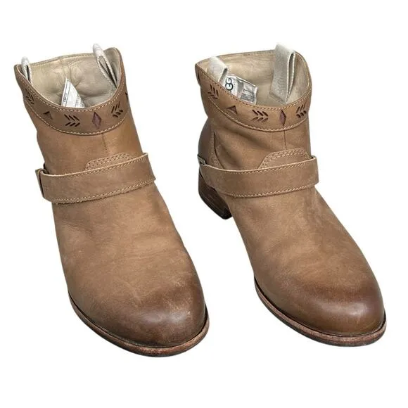 UGG Women’s Austin Fawn Brown Leather Western Ankle Boot Size US 7