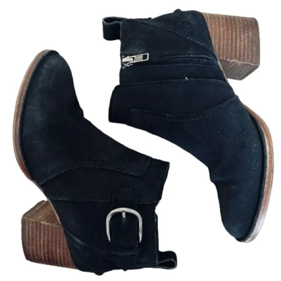 UGG Women's Leahy Buckle Heeled Black SuedeAnkle Boots - BlackSize 8