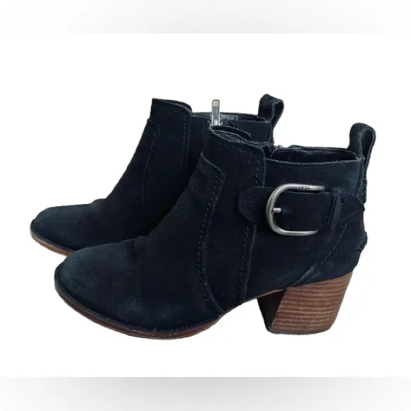 UGG Women's Leahy Buckle Heeled Black SuedeAnkle Boots - BlackSize 8