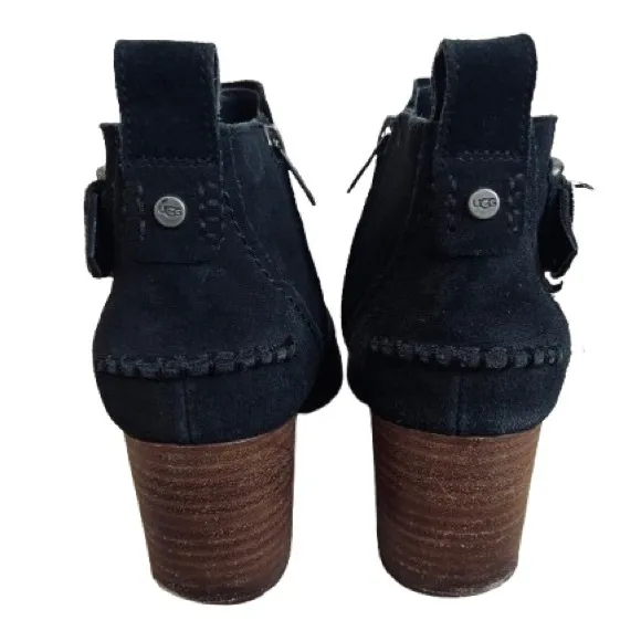 UGG Women's Leahy Buckle Heeled Black SuedeAnkle Boots - BlackSize 8