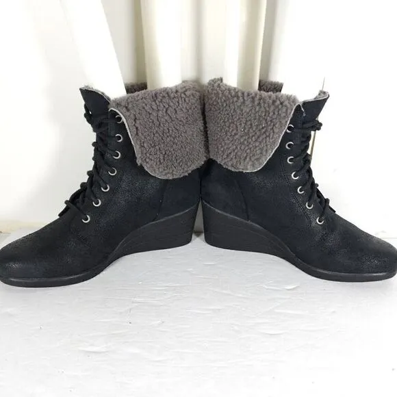 UGG Women's Zea US8 Black Leather Sheepskin Waterproof Wedge Shearling Boots