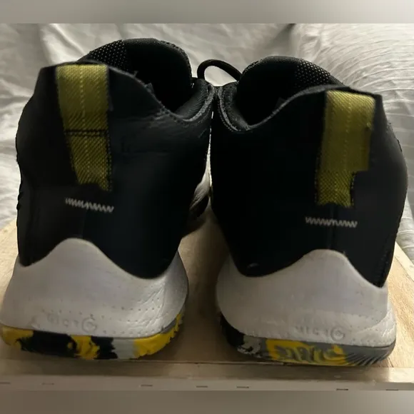 Under Armour Curry 3Z5 Basketball Shoes Black / White /Yellow 3023087 004 Sz 12