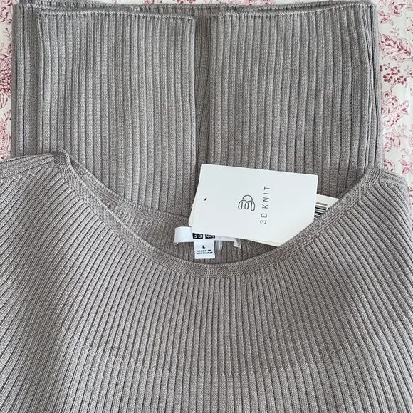 Uniqlo 3D Knit Ribbed Boat Neck Sweater