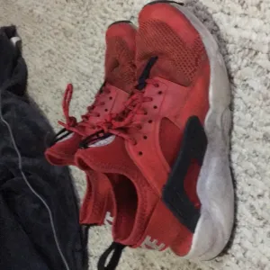 Used Nike Hurache size 5