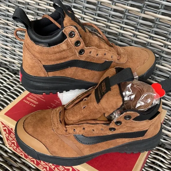 Vans Ultrarange Hi Di MTE Dachshund/Black WMNS