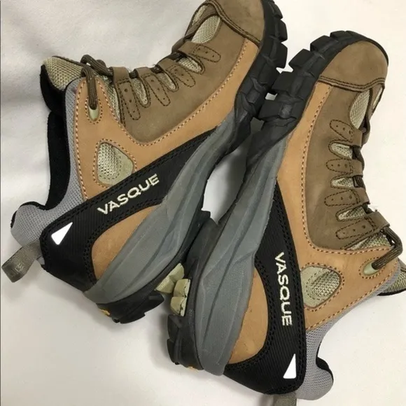 Vasque Mantra Low Top Hiking Shoes