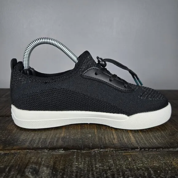 Vessi Weekend Sneaker Kids Size J2 Waterproof Shoes Sneakers Black White