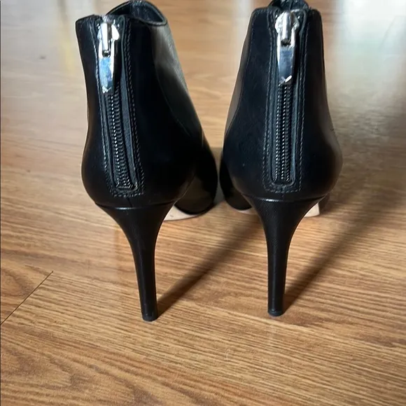 Via Spiga Black Peep-Toe Ankle ‘Nessa2’ Boots Size