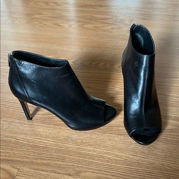 Via Spiga Black Peep-Toe Ankle ‘Nessa2’ Boots Size