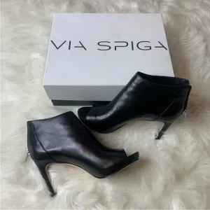 Via Spiga Black Peep-Toe Ankle ‘Nessa2’ Boots Size