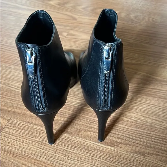 Via Spiga Black Peep-Toe Ankle ‘Nessa2’ Boots Size