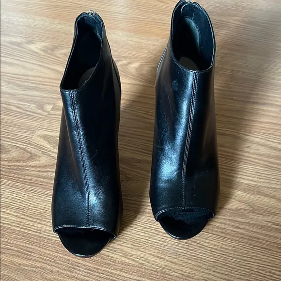 Via Spiga Black Peep-Toe Ankle ‘Nessa2’ Boots Size