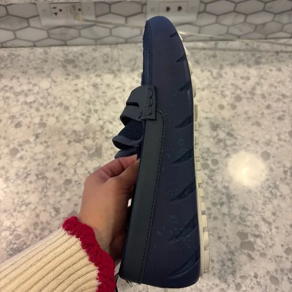 VILEBREQUIN Men’s Solid Waterproof Shoes In Navy Blue, Size 9