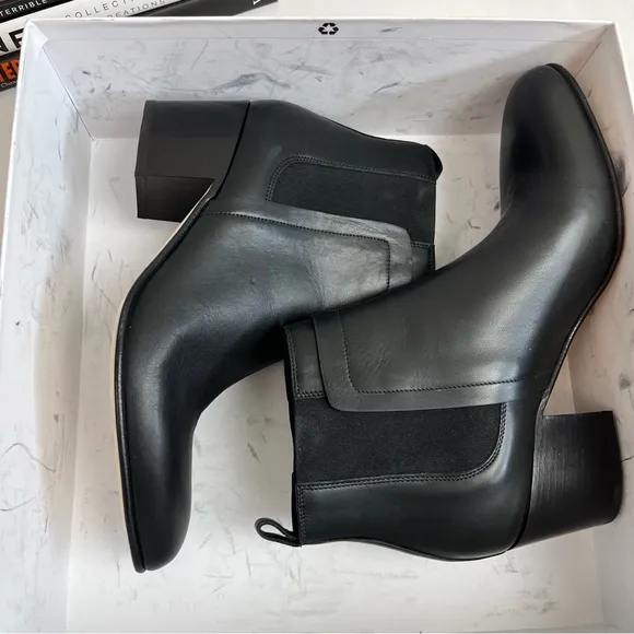 VINCE Boots 8.5 M Black Hallie Leather Ankle Chelsea Bootie Women’s NIB