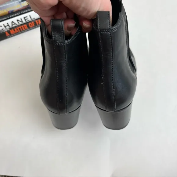 VINCE Boots 8.5 M Black Hallie Leather Ankle Chelsea Bootie Women’s NIB