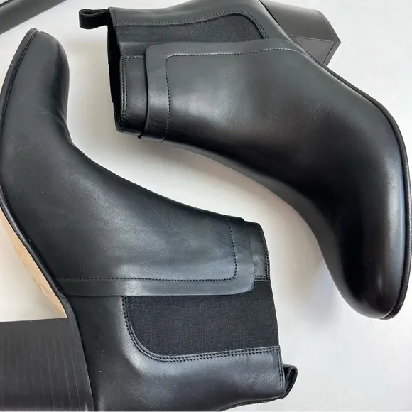 VINCE Boots 8.5 M Black Hallie Leather Ankle Chelsea Bootie Women’s NIB