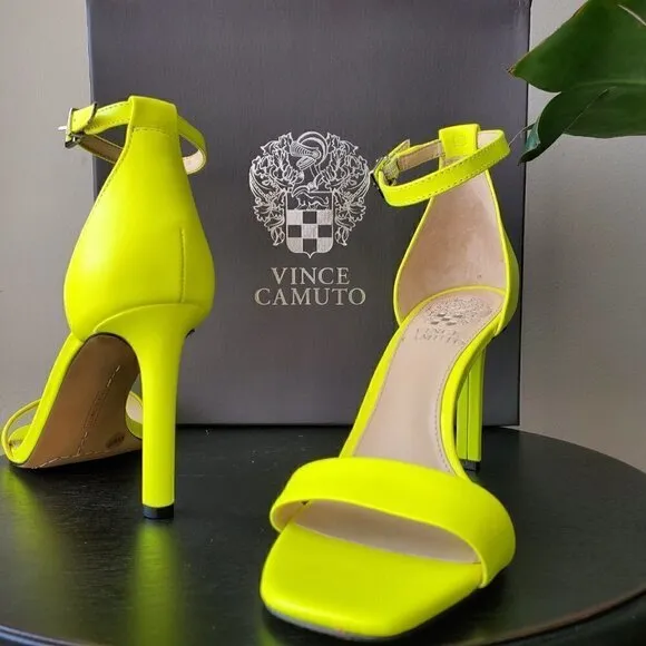 VINCE CAMUTO ANKLE STRAP