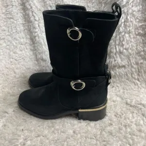 VINCE CAMUTO KERIVINI LEATHER SUEDE BLACK MOTO BOOTS  SIZE 9M GOLD TONE ACCENTS