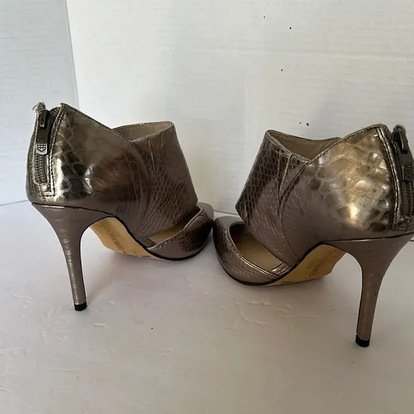 Vince Camuto Metallic Snake Print Cutout Heels - Size 8.5M - Pewter