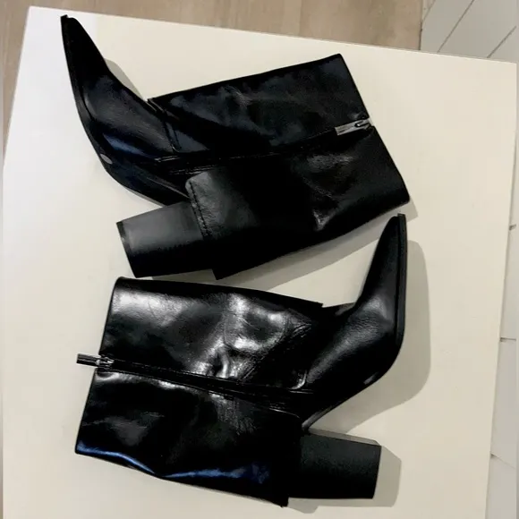 Vince Camuto NWOT Alolison Mid-Calf  heeled boots  leather size 9 Black